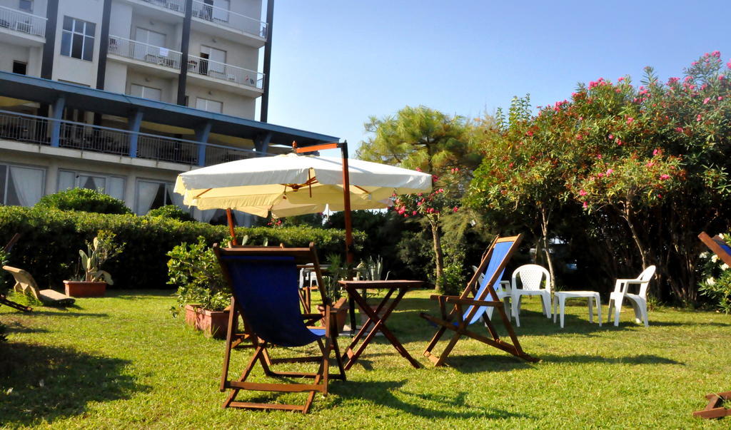 Albergo Riviera Spineta 바티파리아 외부 사진