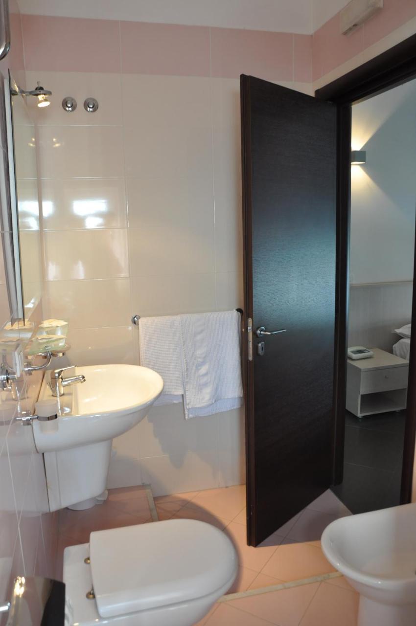 Albergo Riviera Spineta 바티파리아 외부 사진